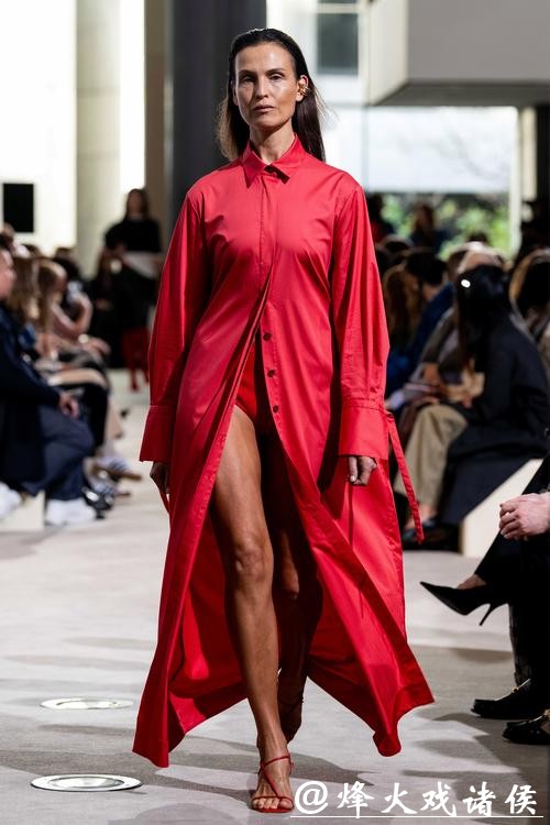 当澳网赛场变成时尚秀场…… 当澳网赛场变成时尚秀场……