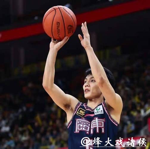 广东男篮险胜广州背后藏着什么秘密？答案藏在那个急停跳投的三分里！